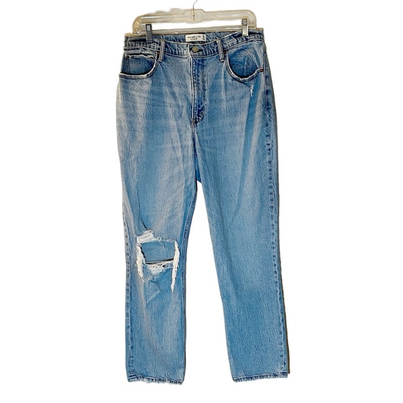 Abercrombie & Fitch Curve Love Ultra High Rise 90s Straight Jean Size 32… - Picture 3 of 9